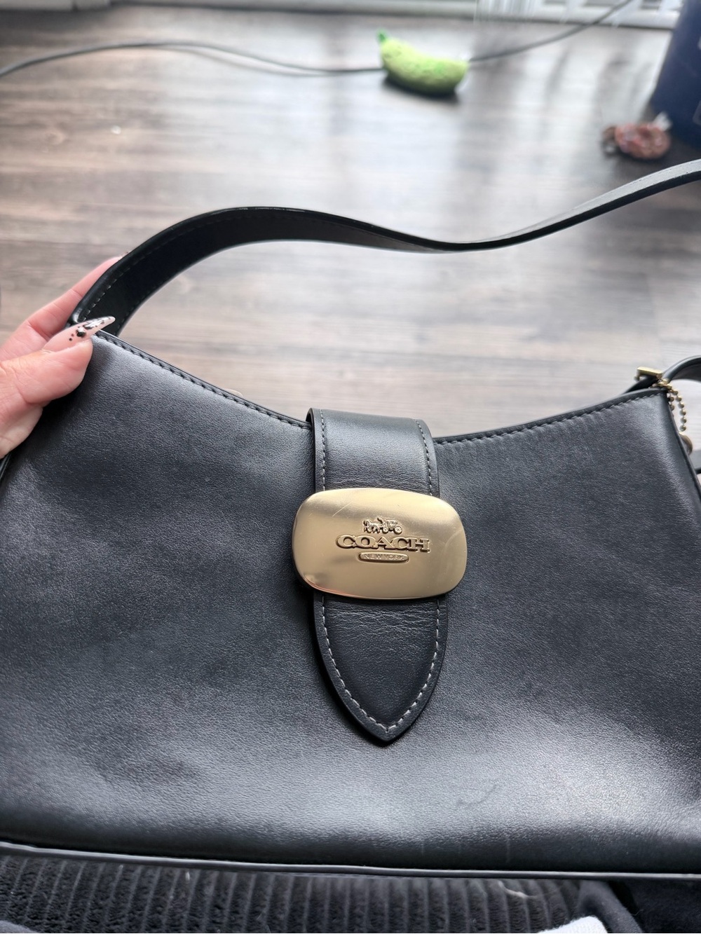 Coach Black Leather Shoulder Bag with Gold-Tone Plaque - Picture 4 of 6